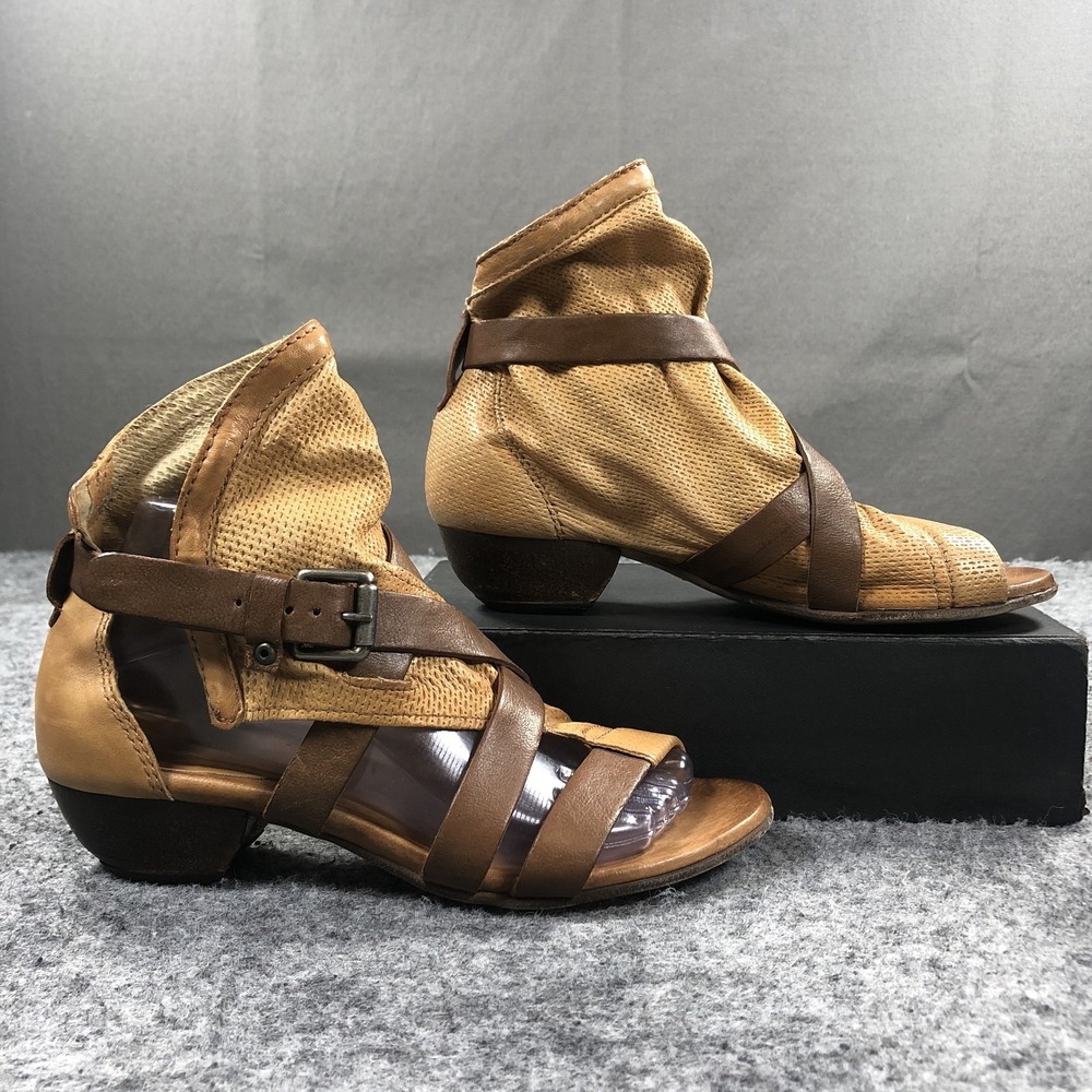 Miz Mooz Verona Sandals Womens 7.5 Brown Leather Strappy Gladiator Low Heel - Picture 2 of 16